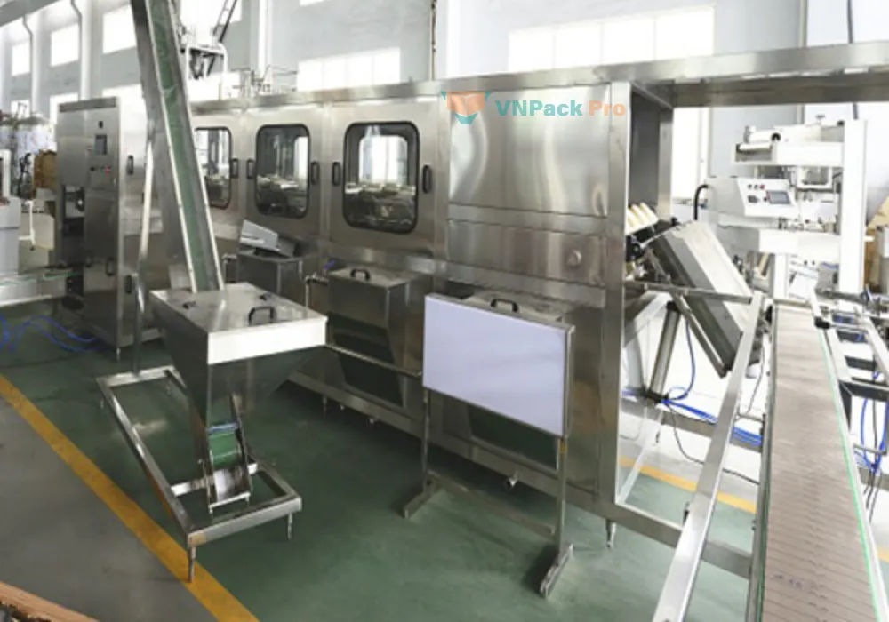 Quy mô chiết rót 3 giai đoạn thành 1 thiết bị QGF-900